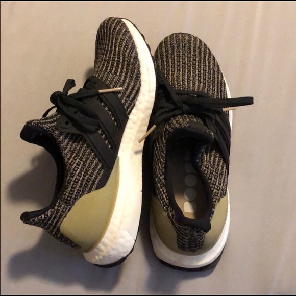 Adidas Ultraboost size 6 for women - Picture 2 of 4